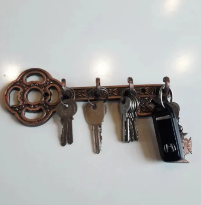 Wall Mounted Key Holder Tree Design with 7 Hooks High Manganese Steel Decorative Rack for Home and Entryway
