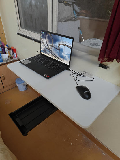 Space-Saving Wall-Mounted Floating Desk with foldable brackets